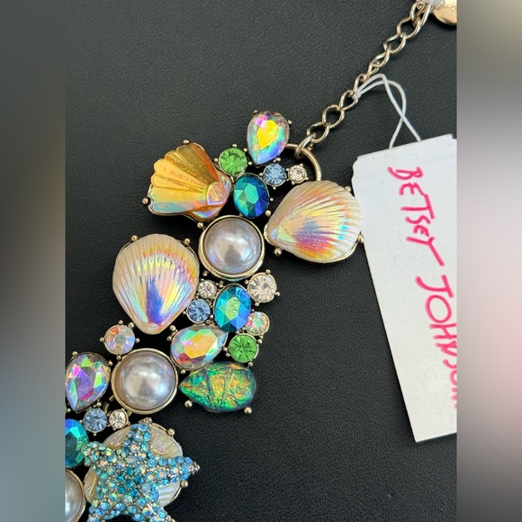 New Betsey Johnson Crystal & Imitation Pearl Seashell Cluster Bracelet - Picture 7 of 9